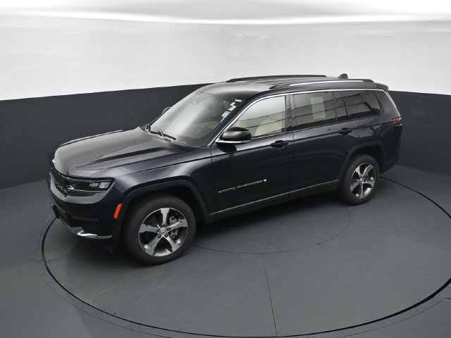 Used 2023 Jeep Grand Cherokee L Limited w/ Luxury Tech Group II AWD/4WD image 14