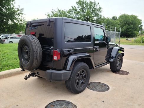 Used 2014 Jeep Wrangler Sport AWD/4WD image 3