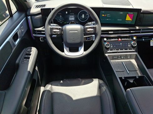 Used 2025 Hyundai Santa Fe Limited AWD/4WD image 11