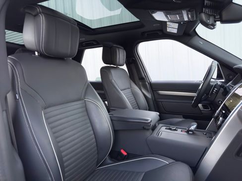 Used 2023 Land Rover Discovery S R-Dynamic image 44