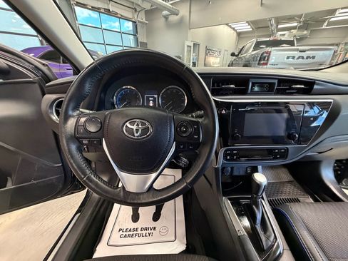 Used 2017 Toyota Corolla SE FWD image 8