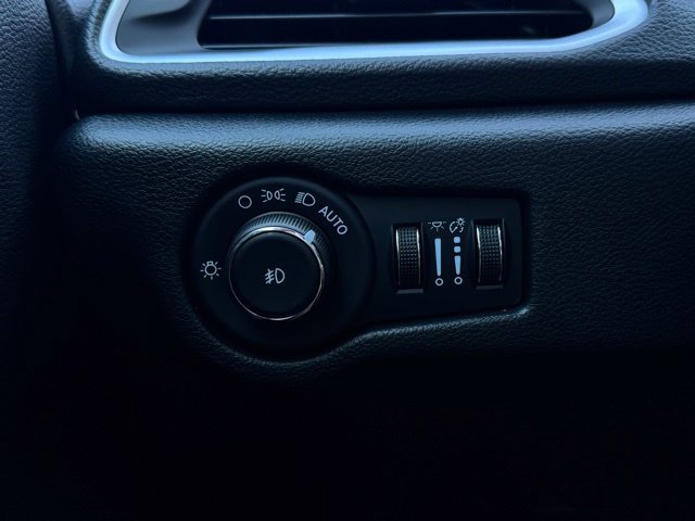 New 2026 Chrysler Pacifica Select AWD/4WD image 39