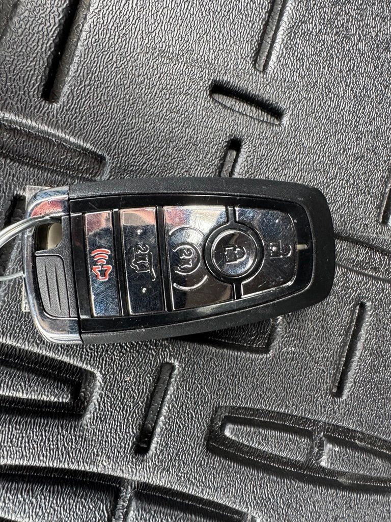 Used 2023 Lincoln Nautilus Reserve AWD/4WD image 28