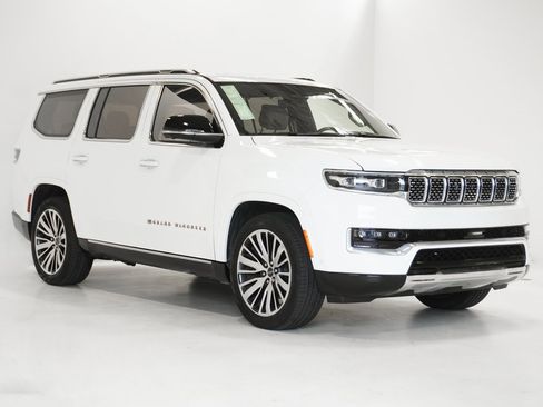 Used 2023 Jeep Grand Wagoneer Series III image 4