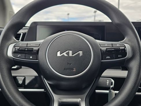 Used 2023 Kia Sportage LX AWD/4WD image 23