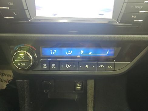 Used 2016 Toyota Corolla S image 8