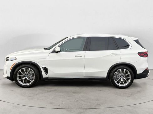 New 2026 BMW X5 xDrive50e w/ Premium Package image 4