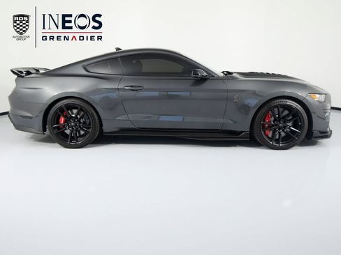 Used 2020 Ford Mustang Shelby GT500 w/ Technology Package RWD image 5