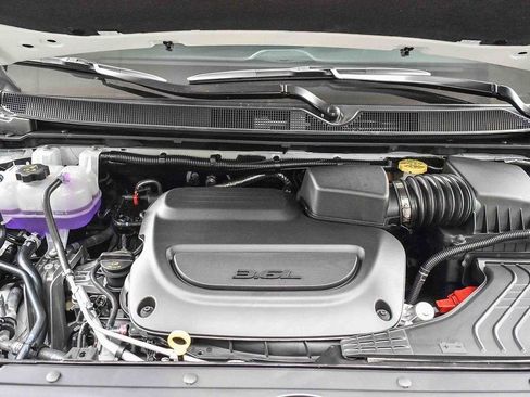New 2026 Chrysler Pacifica Pinnacle w/ Trailer Tow Group AWD/4WD image 26