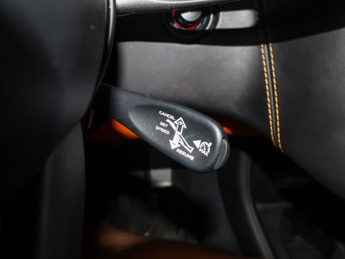 Used 2016 McLaren 570S Coupe RWD image 23