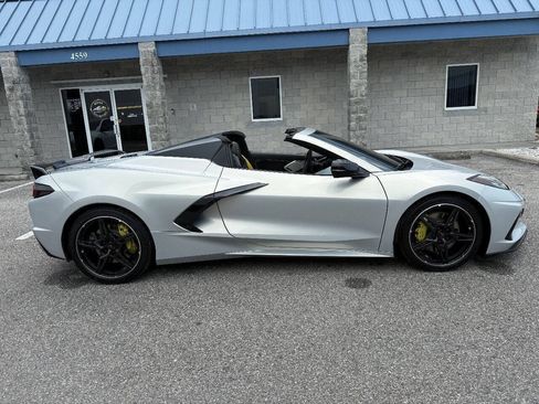 Used 2021 Chevrolet Corvette Stingray Premium Conv w/ Z51 Performance Package RWD image 15