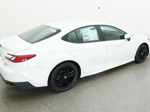 New 2026 Toyota Camry SE image 9