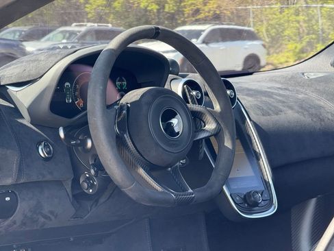 Used 2020 McLaren 600LT Spider RWD image 32