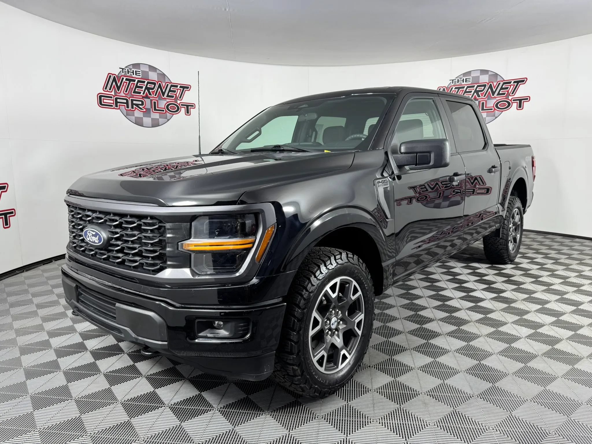 Used 2024 Ford F150 STX AWD/4WD image 3