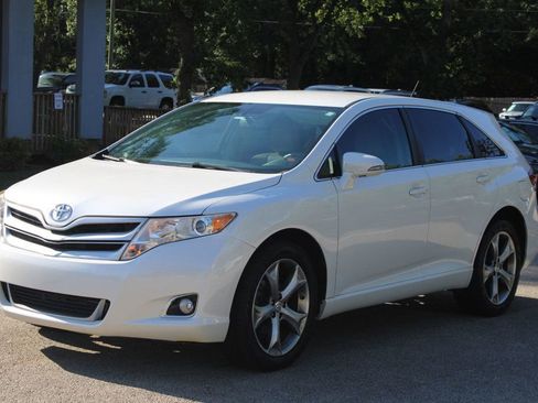 Used 2013 Toyota Venza XLE image 3