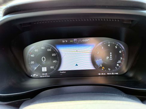 Used 2019 Volvo XC40 T4 R-Design FWD image 18