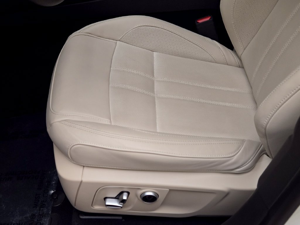 Certified 2023 Maserati Levante Modena AWD/4WD image 35