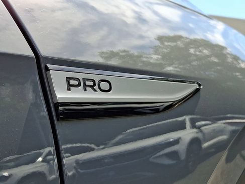 Used 2023 Volkswagen ID.4 Pro RWD image 31