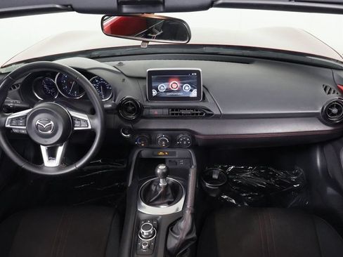 Used 2016 MAZDA MX-5 Miata Club RWD image 9