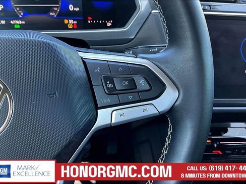Used 2022 Volkswagen Tiguan SE image 12
