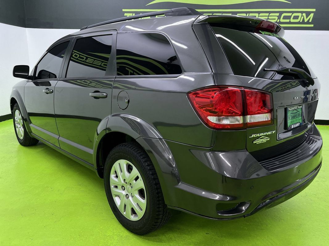 Used 2019 Dodge Journey SE w/ Connectivity Group FWD image 7