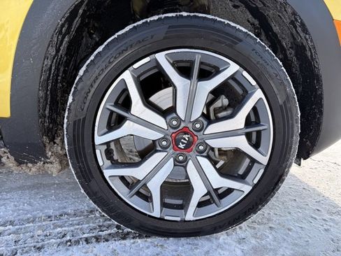 Used 2021 Kia Seltos SX w/ SX Sunroof Package image 9