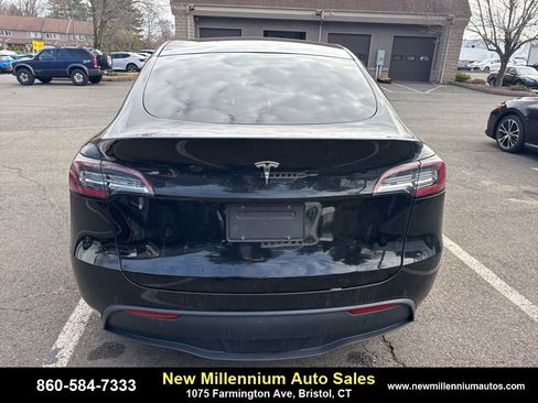 Used 2020 Tesla Model Y Long Range image 5