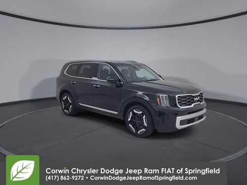 Used 2025 Kia Telluride S AWD/4WD image 3