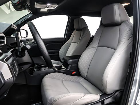 Used 2024 Toyota Tacoma SR5 image 17