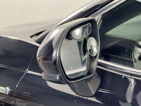 Used 2019 Toyota Camry LE image 10