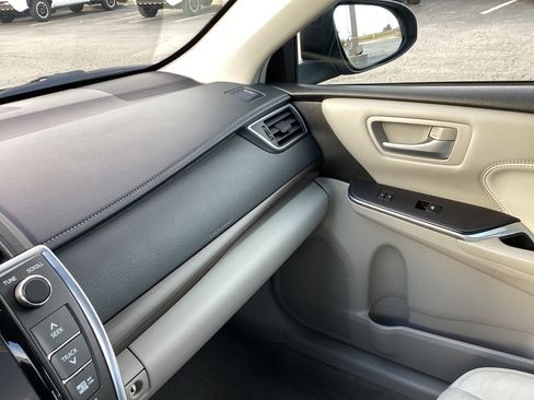 Certified 2016 Toyota Camry XLE image 29