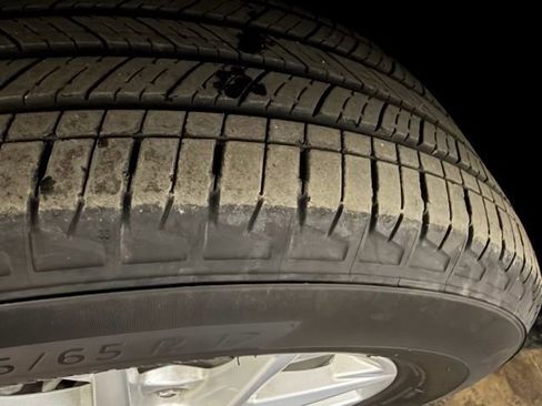 Used 2024 Chevrolet Equinox LT w/ LPO, Floor Liner Package image 10