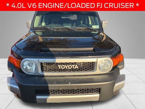 Used 2013 Toyota FJ Cruiser 4WD image 2
