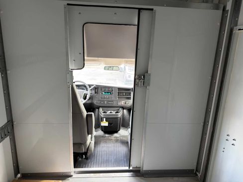 New 2025 Chevrolet Express 3500 w/ Power Convenience Package image 39