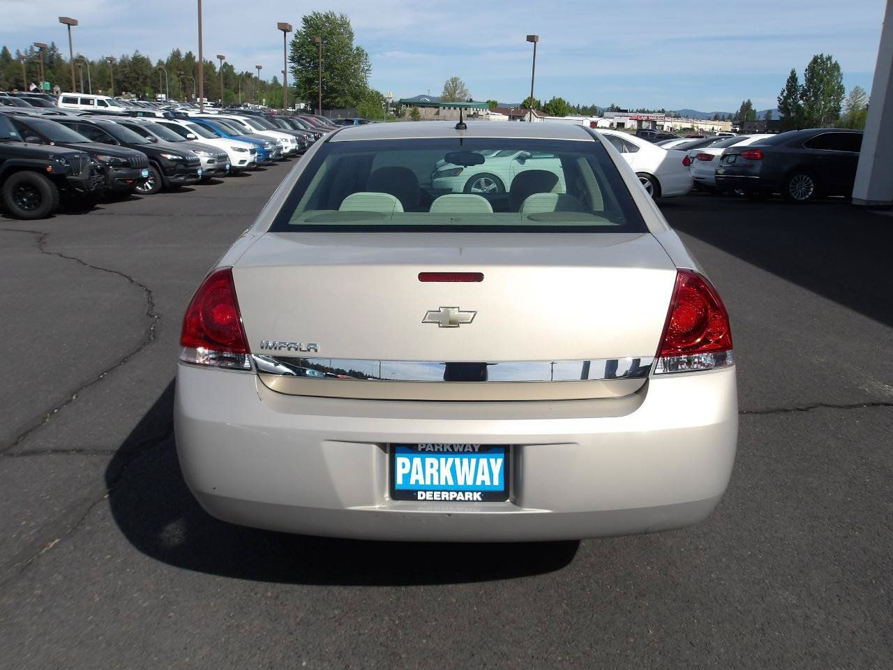 Used 2010 Chevrolet Impala LS FWD image 4