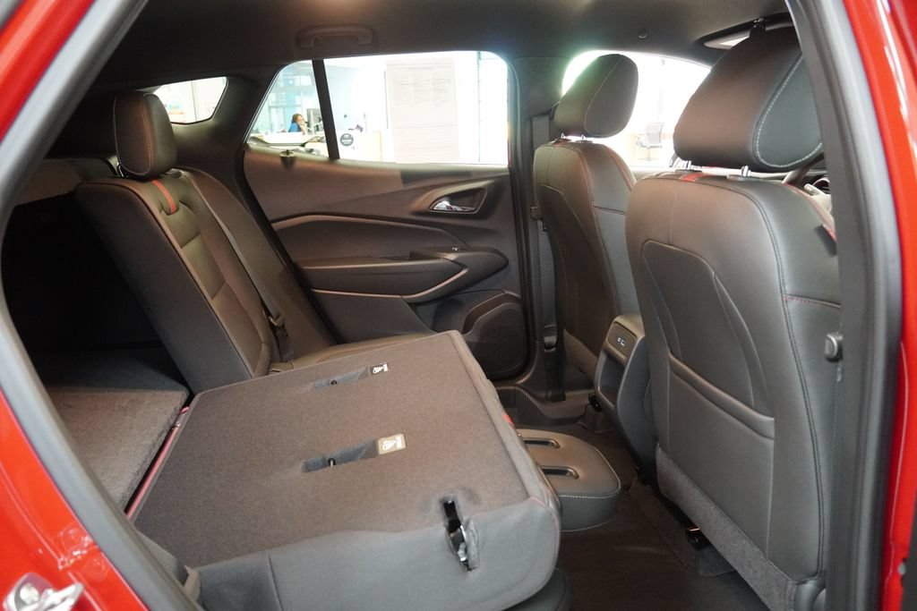 Used 2026 Chevrolet Trax RS w/ Driver Confidence Package FWD image 30