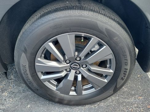 Certified 2025 Nissan Pathfinder S FWD image 9