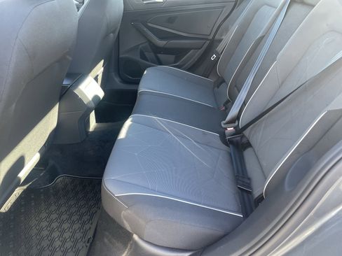 Certified 2025 Volkswagen Jetta Sport image 15