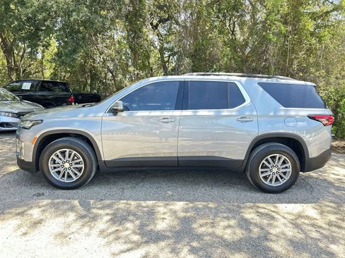 Used 2023 Chevrolet Traverse LT FWD image 4