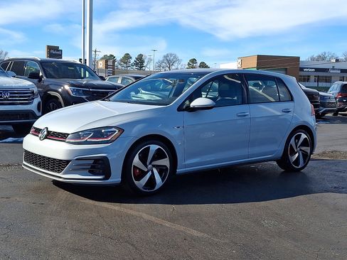 Used 2019 Volkswagen GTI SE image 3