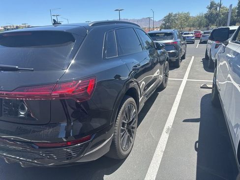 Used 2024 Audi Q8 e-tron Prestige w/ Prestige Package AWD/4WD image 5