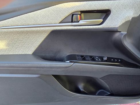 Used 2025 Toyota Camry XLE w/ Premium Plus Package image 9