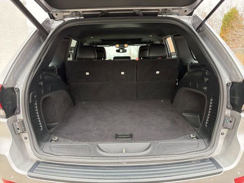 Used 2020 Jeep Grand Cherokee Altitude image 16