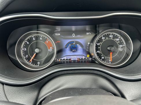 Used 2019 Jeep Cherokee Limited w/ Luxury Group AWD/4WD image 9