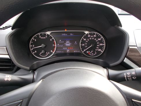 Used 2024 Nissan Altima 2.5 SV image 14