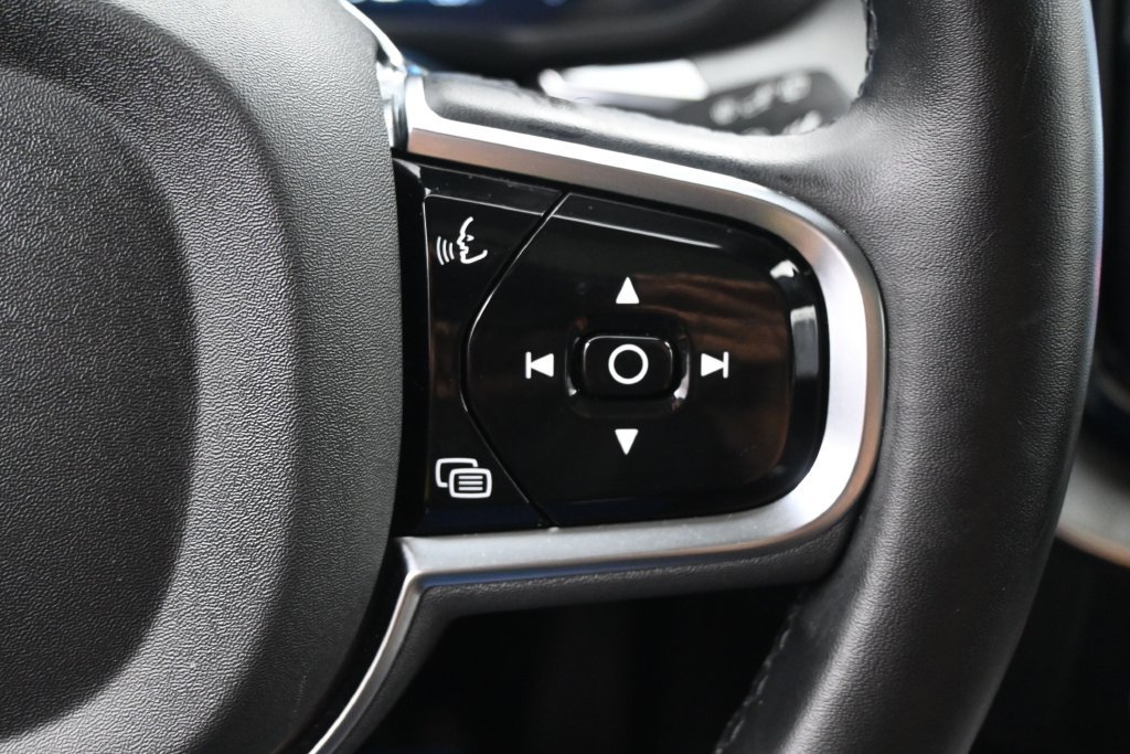 Used 2025 Volvo XC60 B5 Plus w/ Protection Package Premier AWD/4WD image 15