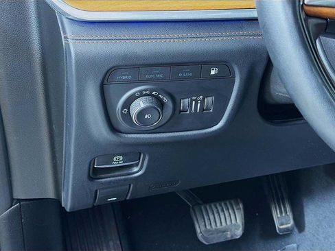 Used 2023 Jeep Grand Cherokee Summit AWD/4WD image 35