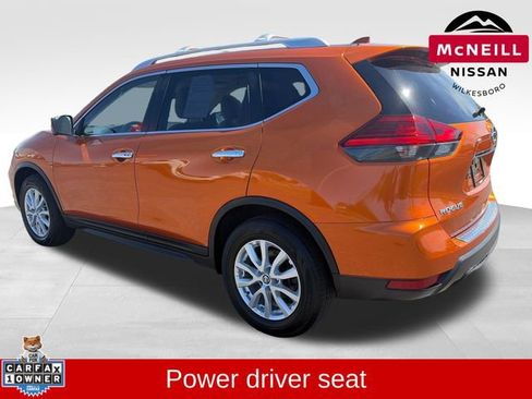 Used 2017 Nissan Rogue SV w/ SV Premium Package AWD/4WD image 5