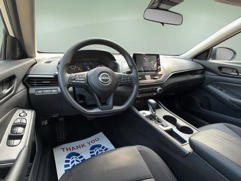Certified 2025 Nissan Altima 2.5 S FWD image 8