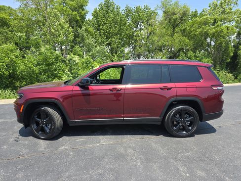 Used 2025 Jeep Grand Cherokee L Altitude AWD/4WD image 19